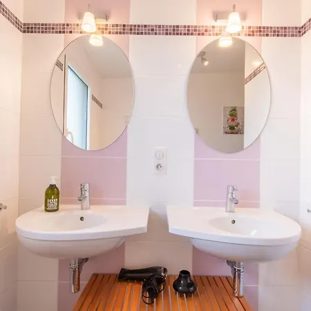 Maison De Plain Pied - Vue By Interhome *